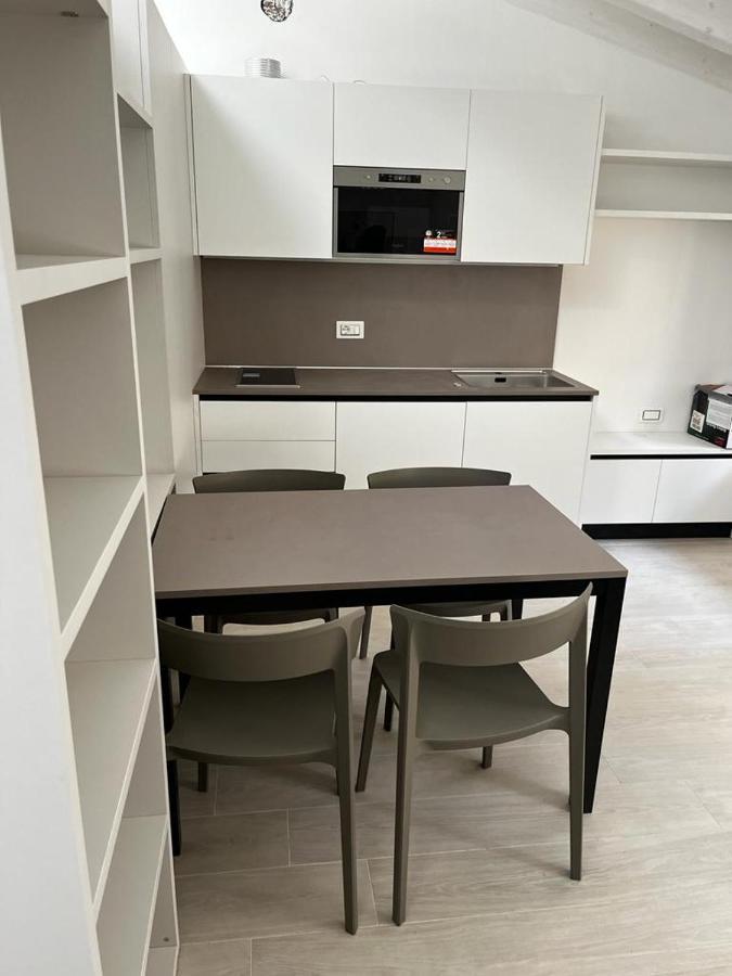 Smart Apartments Palazzo Mazzini ロヴェレート エクステリア 写真