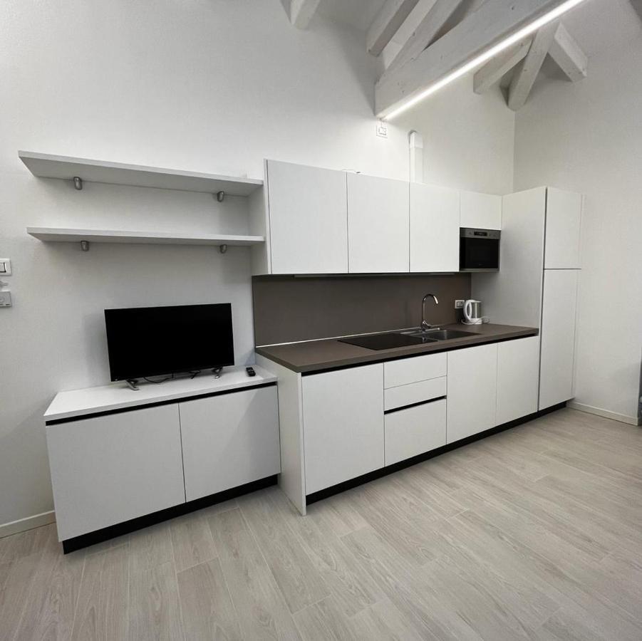 Smart Apartments Palazzo Mazzini ロヴェレート エクステリア 写真