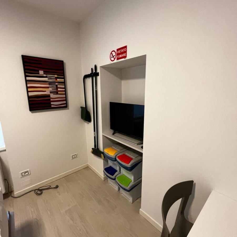 Smart Apartments Palazzo Mazzini ロヴェレート エクステリア 写真