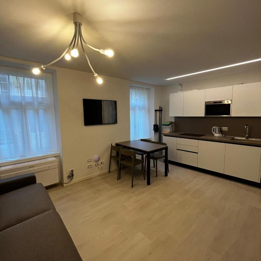 Smart Apartments Palazzo Mazzini ロヴェレート エクステリア 写真