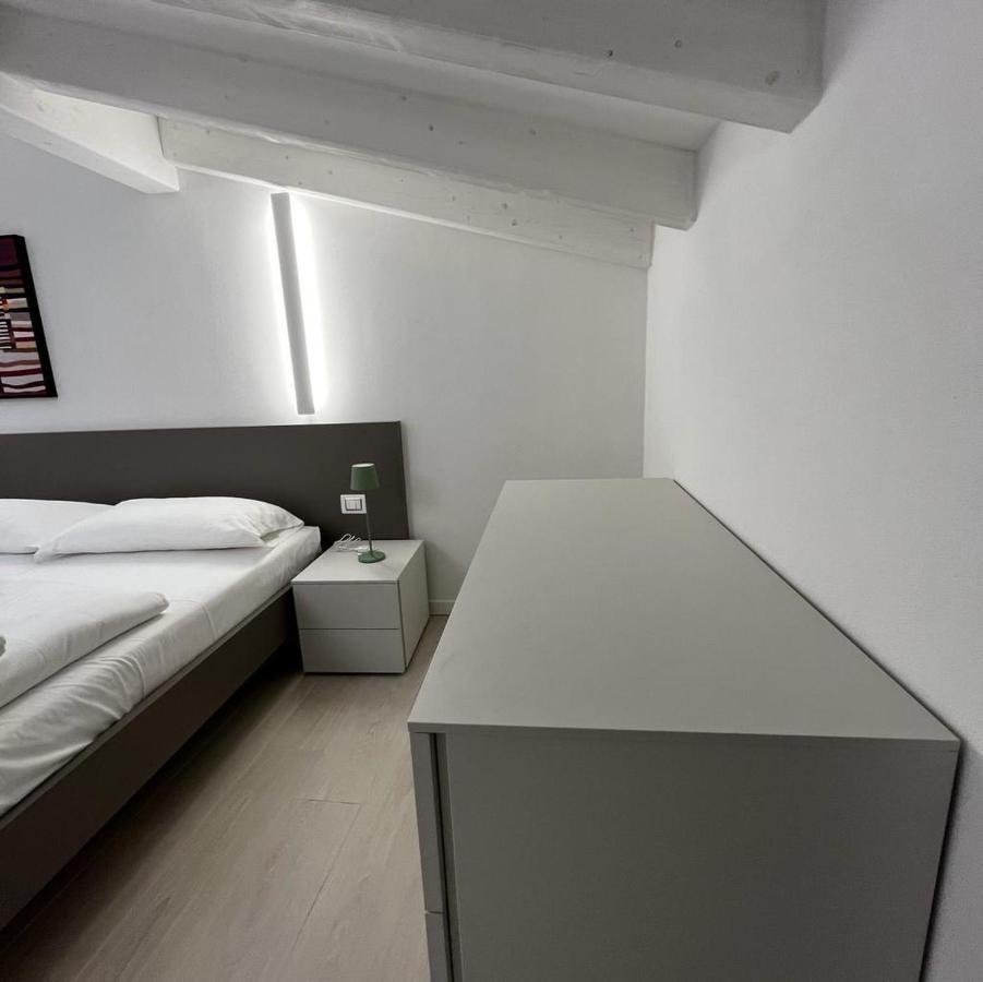 Smart Apartments Palazzo Mazzini ロヴェレート エクステリア 写真