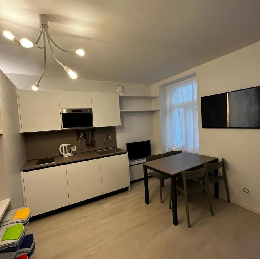Smart Apartments Palazzo Mazzini ロヴェレート エクステリア 写真