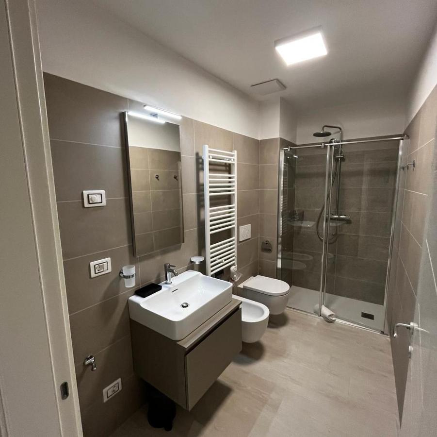 Smart Apartments Palazzo Mazzini ロヴェレート エクステリア 写真
